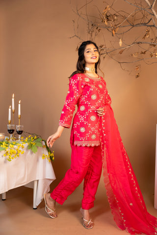 Gotta Pati Pant Suit With Net Dupatta